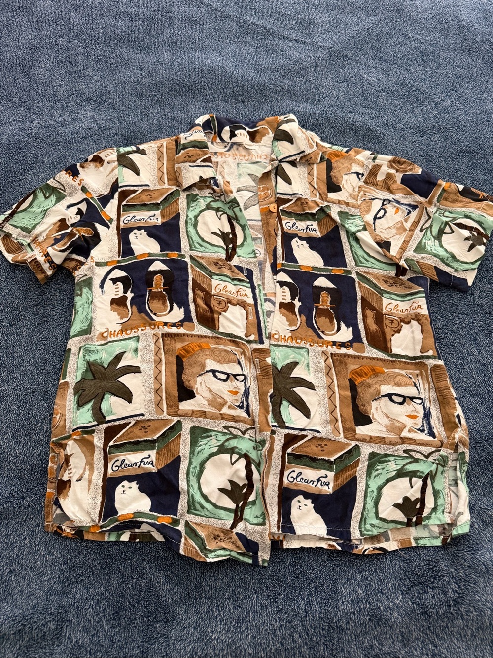 Printed Short-Sleeve Button-Up Shirt in Brown & Green